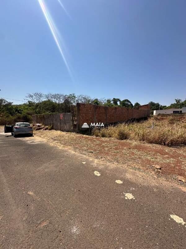 Terreno/Área à venda no Jardim Nenê Gomes: 