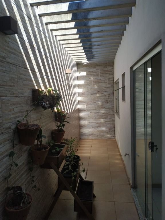 Casa à venda no Oneida Mendes: 