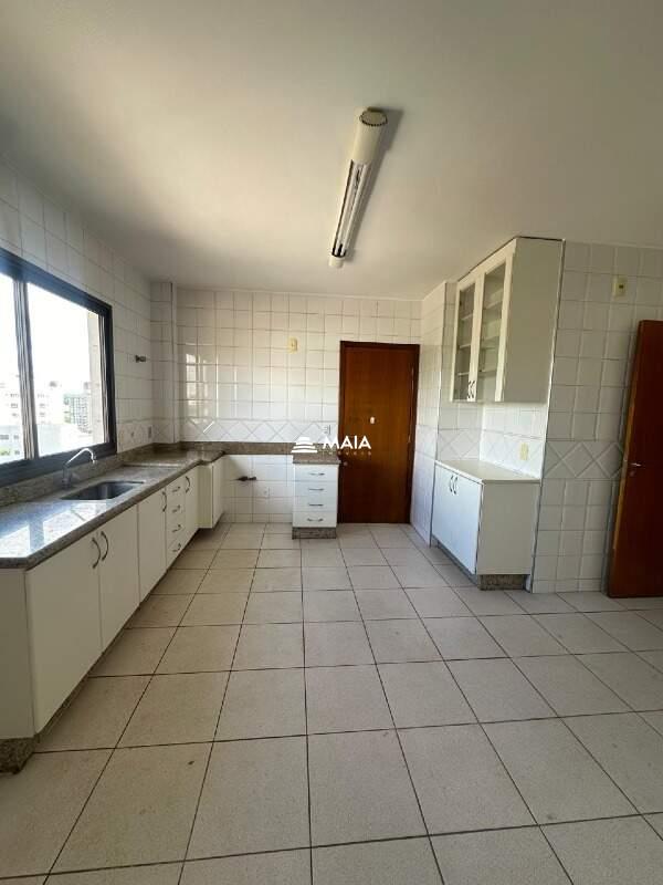 Apartamento à venda no Mercês: 