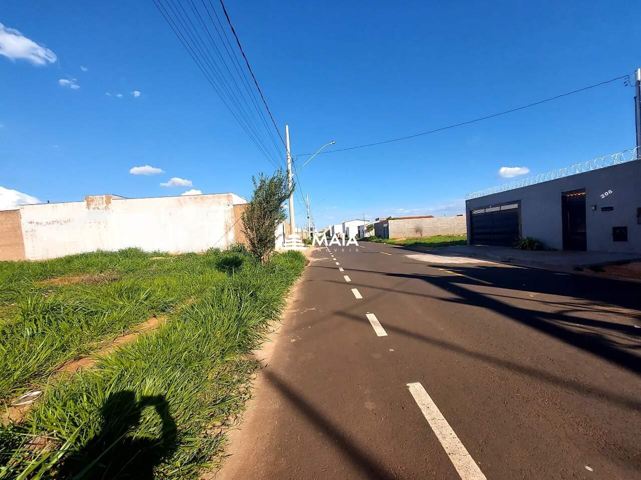 Terreno/Área à venda no Parque das Laranjeiras: 