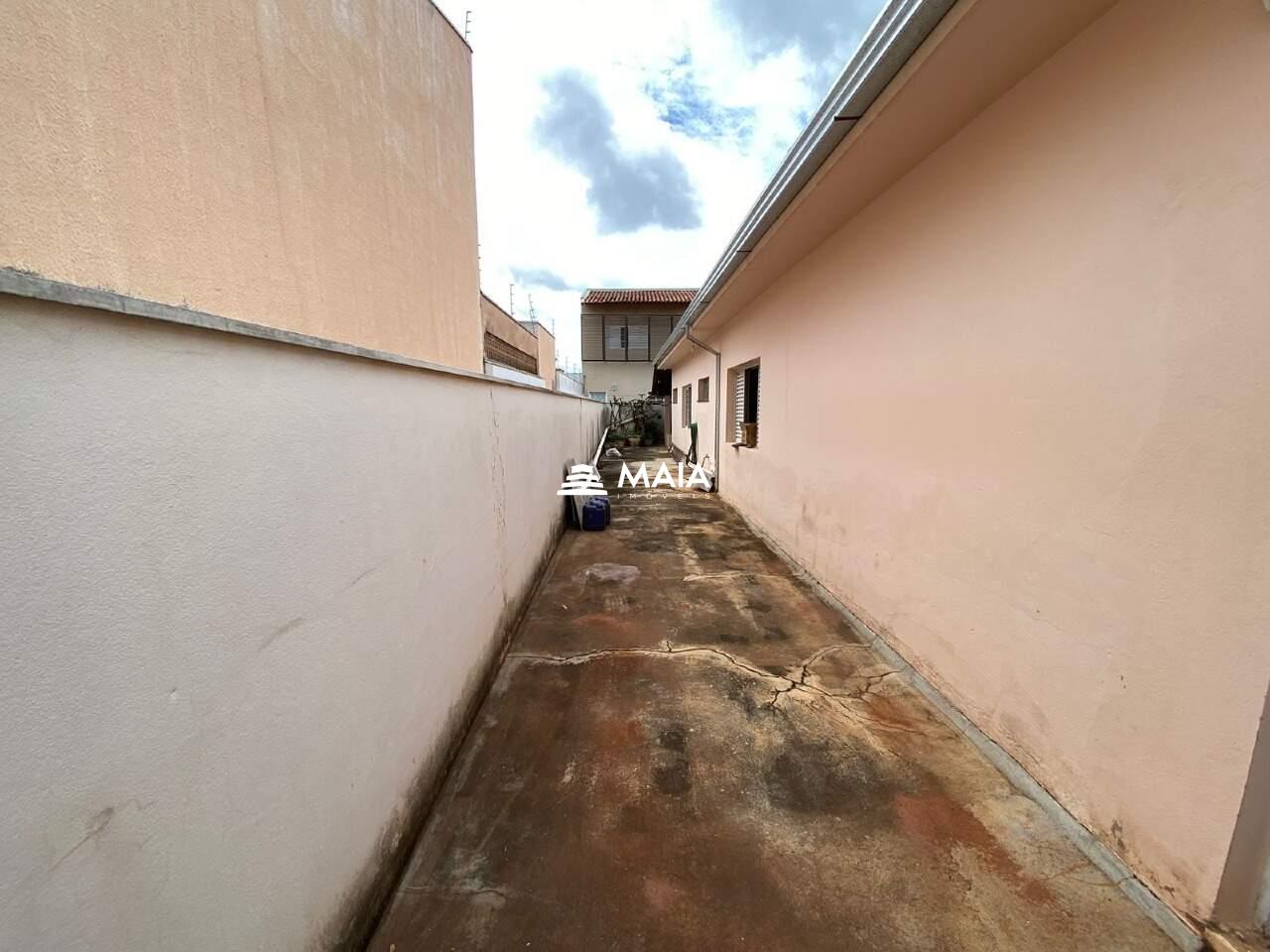 Casa à venda no Mercês: 