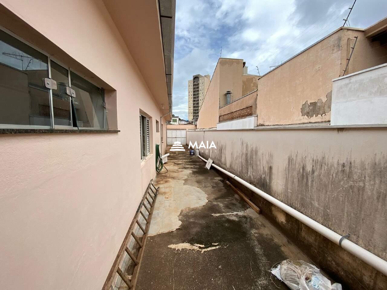 Casa à venda no Mercês: 