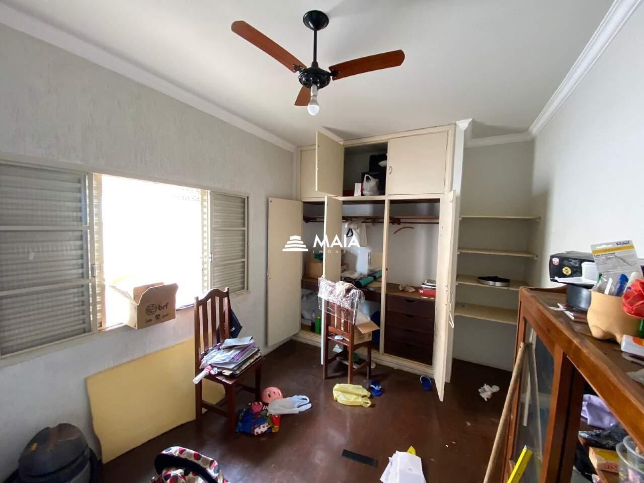 Casa à venda no Mercês: 