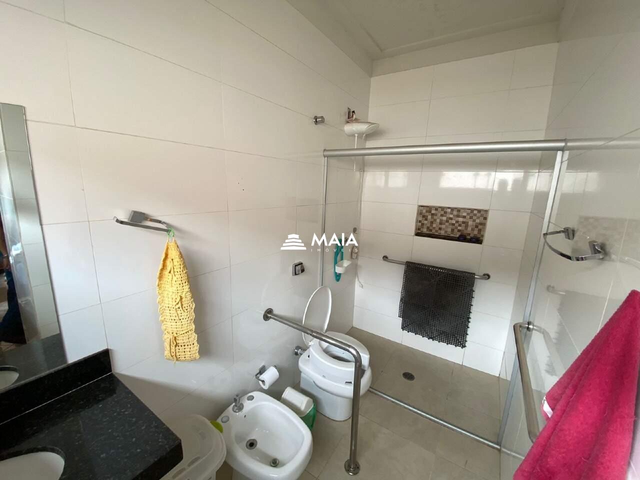 Casa à venda no Mercês: 