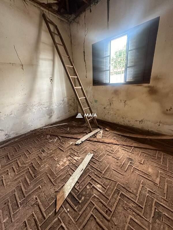 Terreno/Área à venda no São Benedito: 