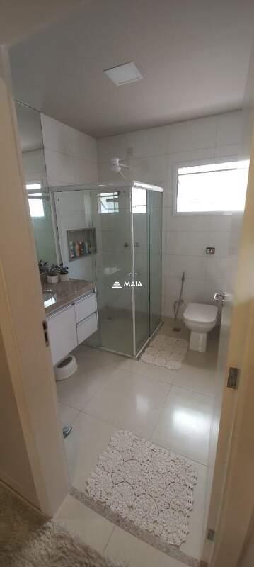 Casa de Condomínio à venda no Estância dos Ipês: 