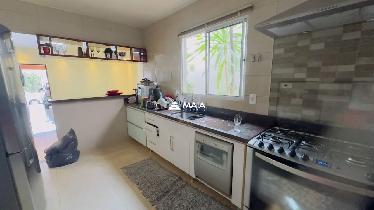 Casa de Condomínio à venda no Portal Beija Flor: 