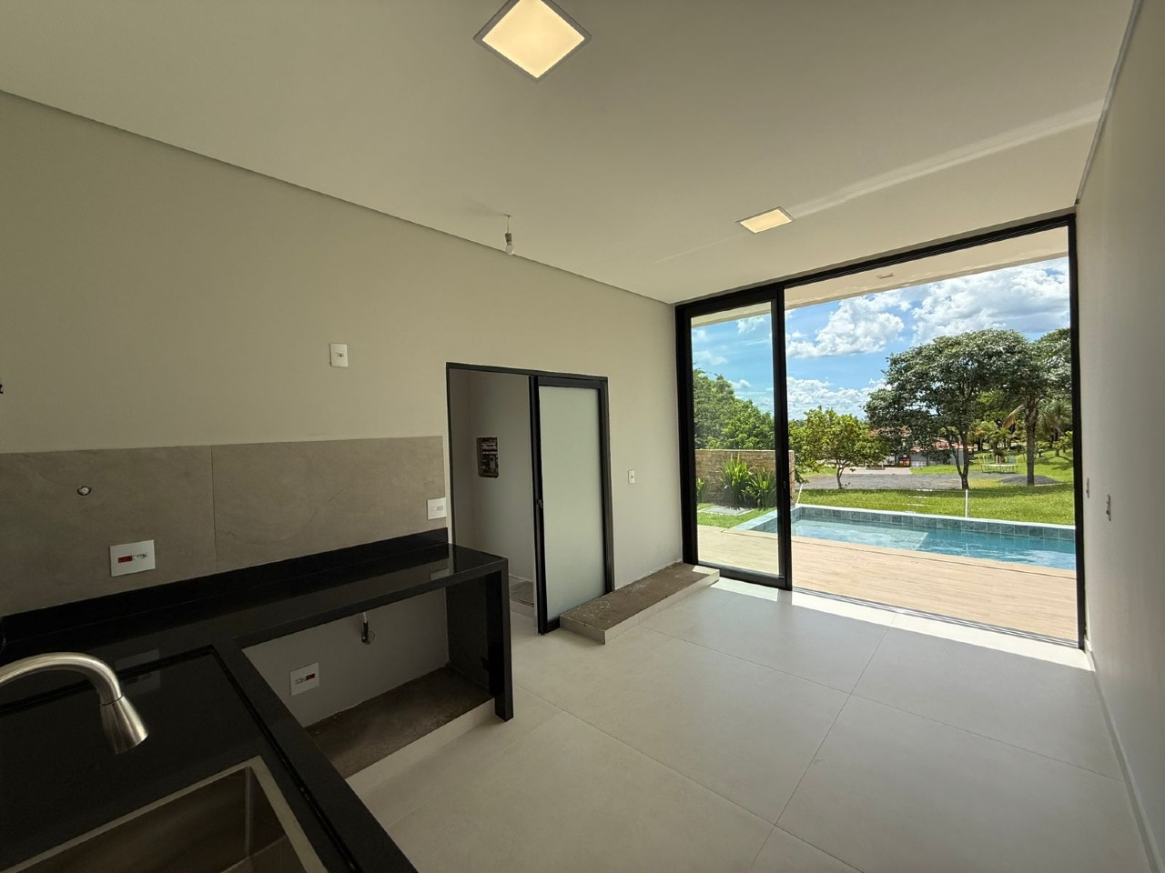 Casa de Condomínio à venda no Jockey do Lago: 