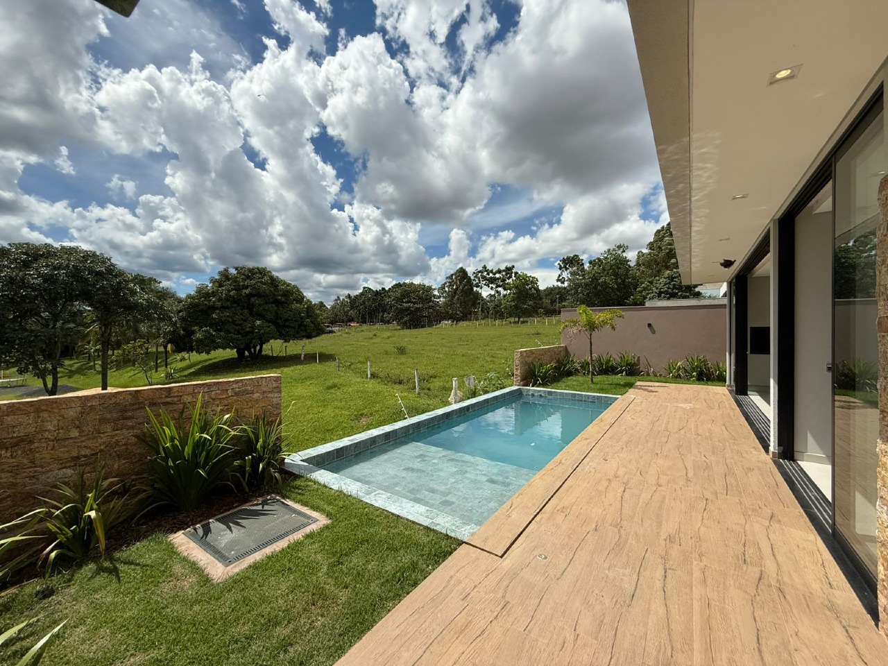 Casa de Condomínio à venda no Jockey do Lago: 