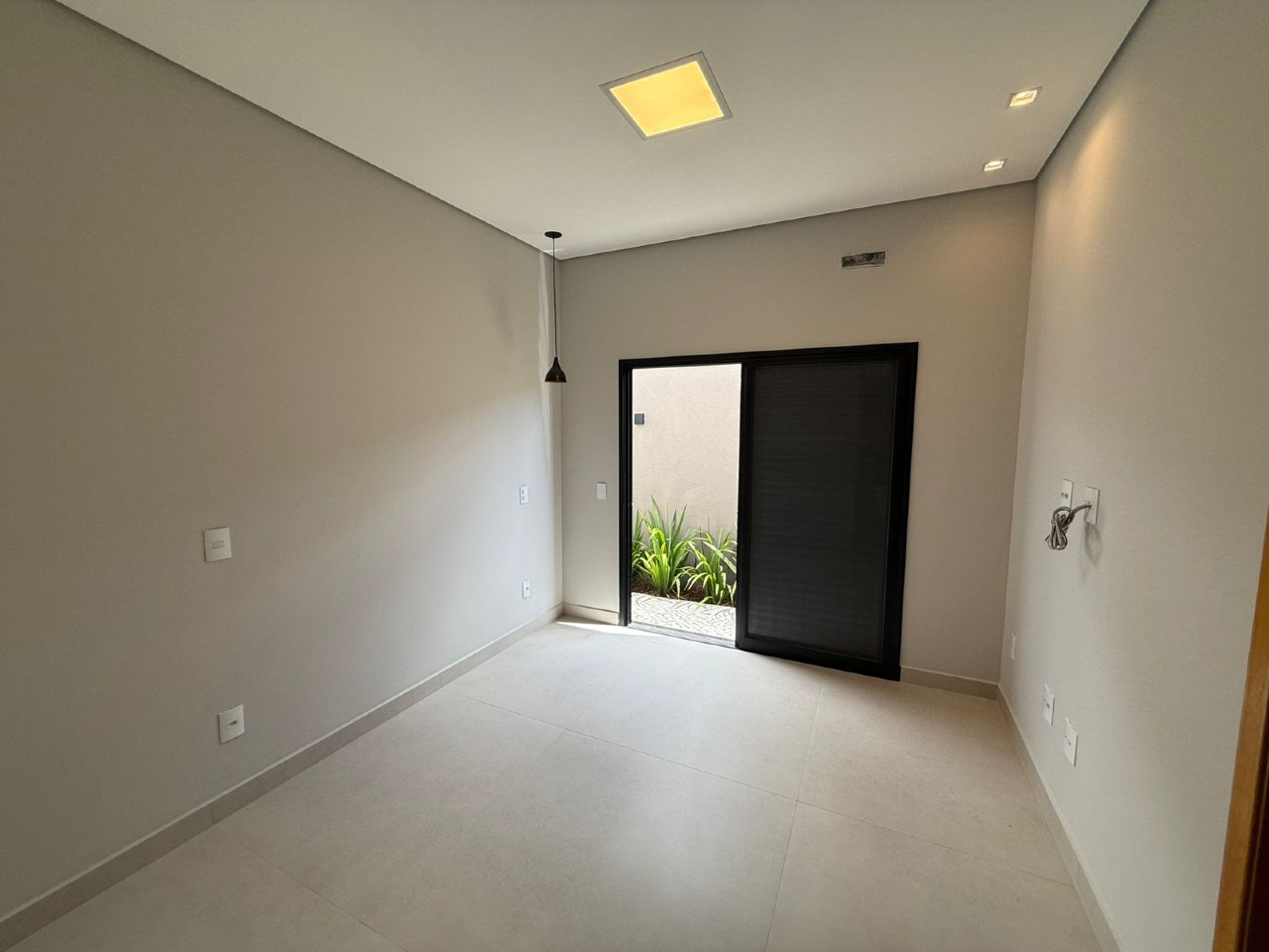 Casa de Condomínio à venda no Jockey do Lago: 