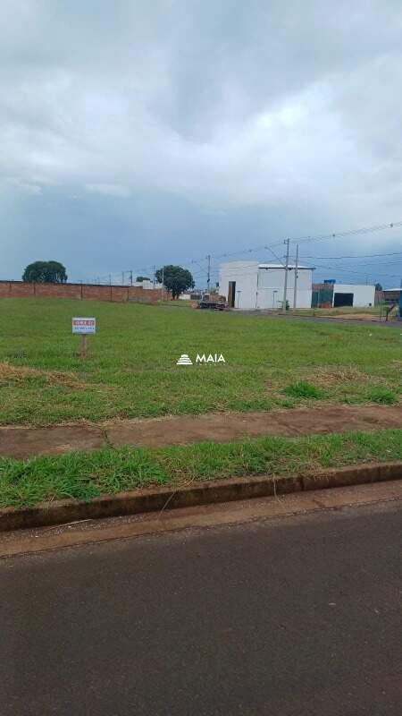 Terreno/Área à venda no Parque das Laranjeiras: 