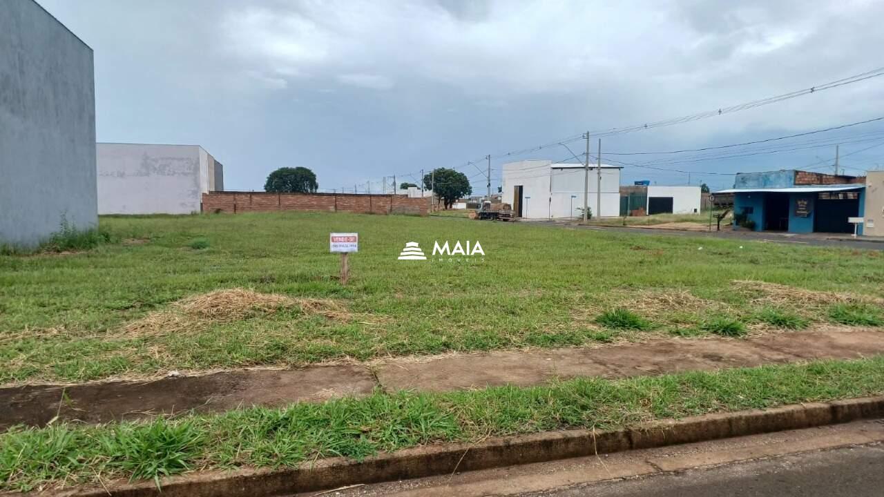 Terreno/Área à venda no Parque das Laranjeiras: 