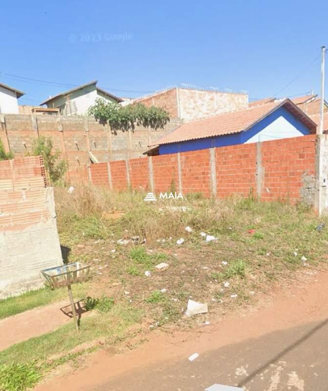 Terreno/Área à venda no Alfredo Freire III: 