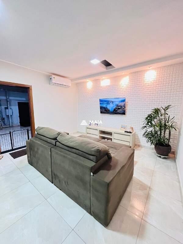 Casa à venda no Beija Flor: 