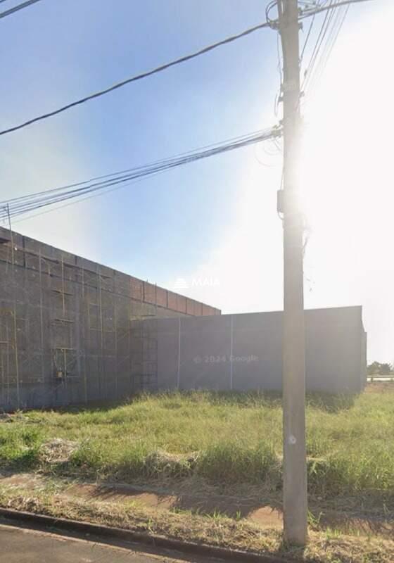 Terreno/Área à venda no Parque das Laranjeiras: 