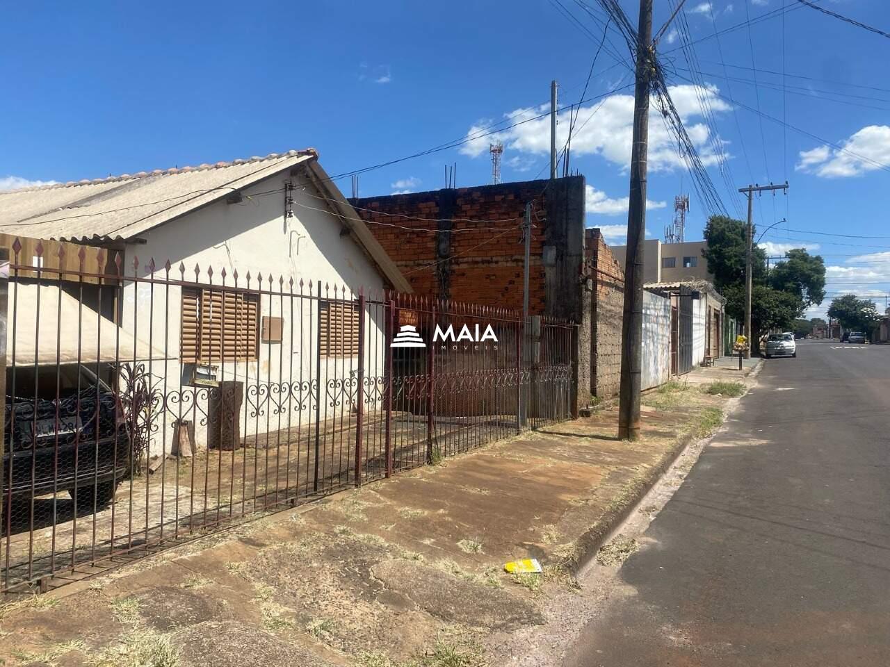 Terreno/Área à venda no Universitário: 