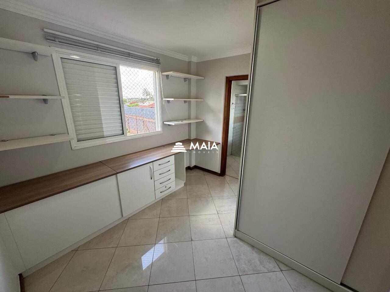 Apartamento à venda no Mercês: 