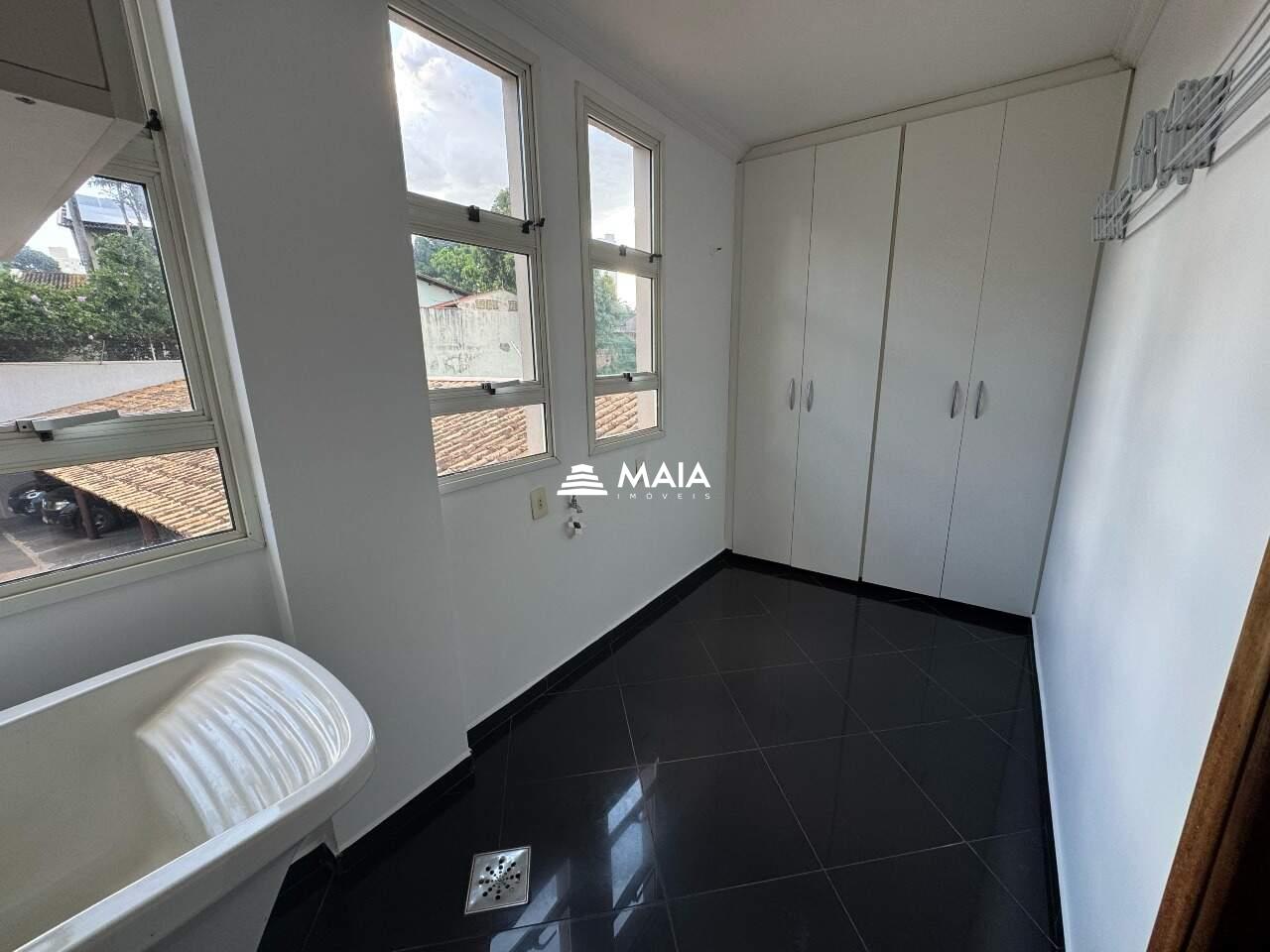 Apartamento à venda no Mercês: 