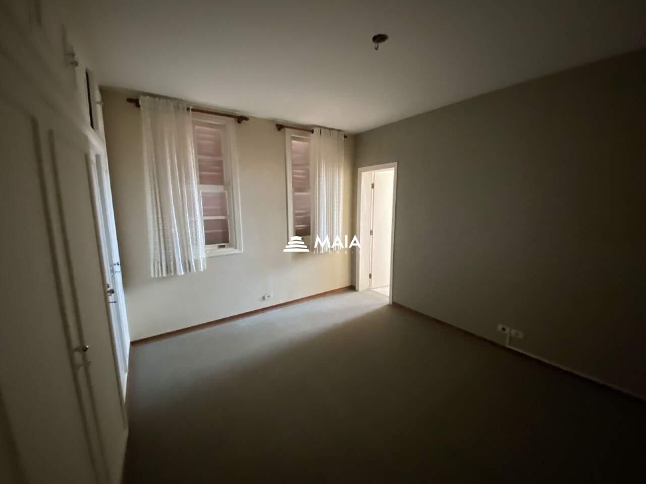 Casa à venda no Centro: 