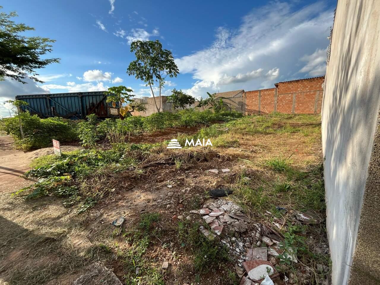 Terreno/Área à venda no Parque das Laranjeiras: 