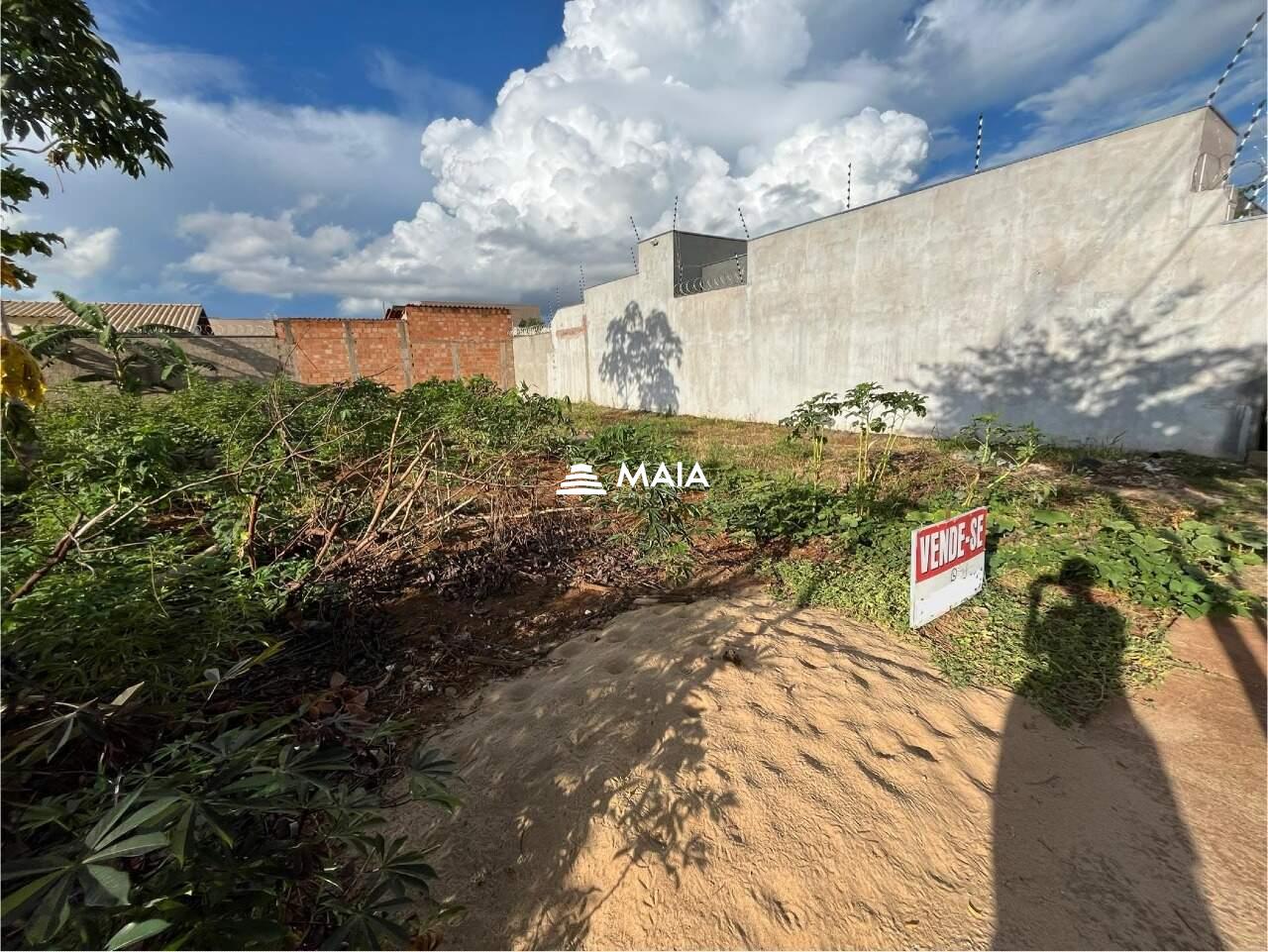 Terreno/Área à venda no Parque das Laranjeiras: 