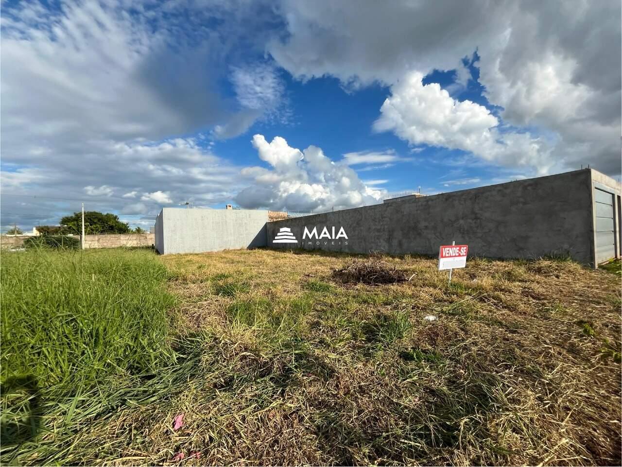 Terreno/Área à venda no Parque das Laranjeiras: 