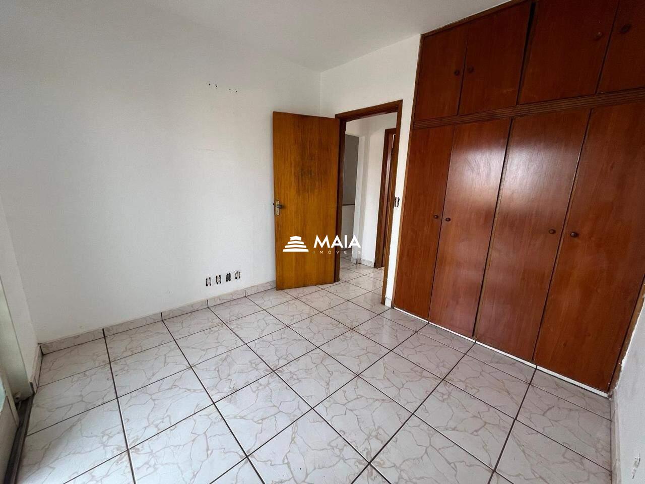 Casa à venda no Jardim Elza Amuí : 