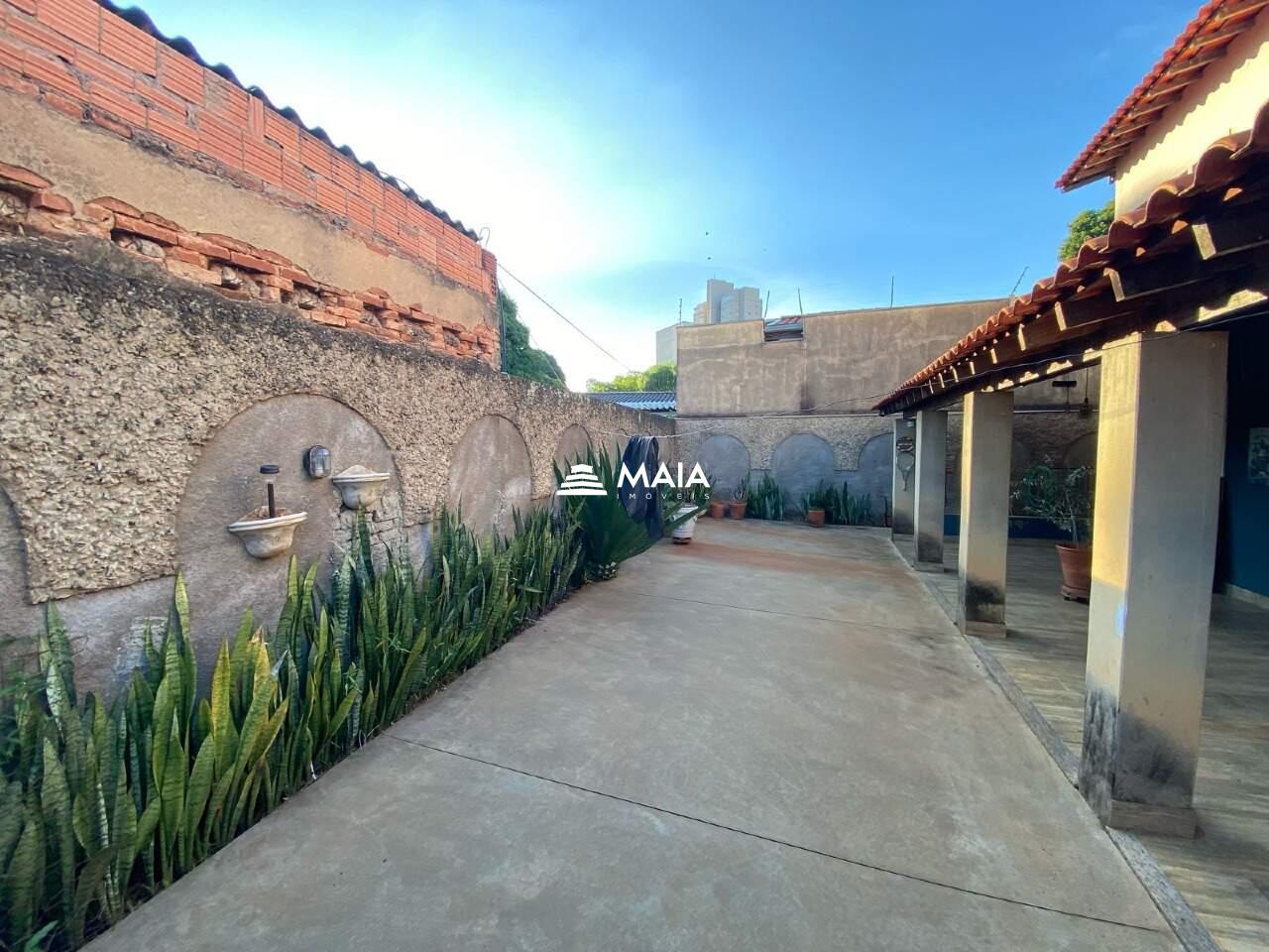 Casa para aluguel no Mercês: 