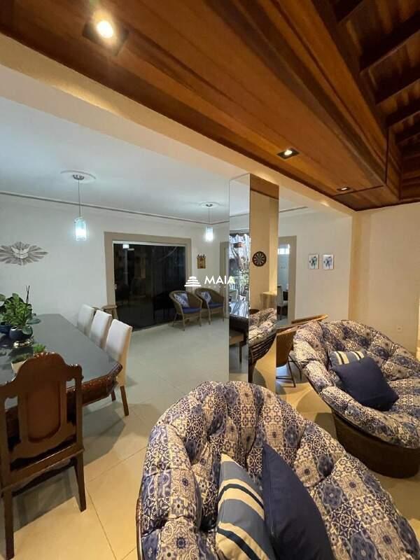 Casa à venda no Frei Eugênio: 