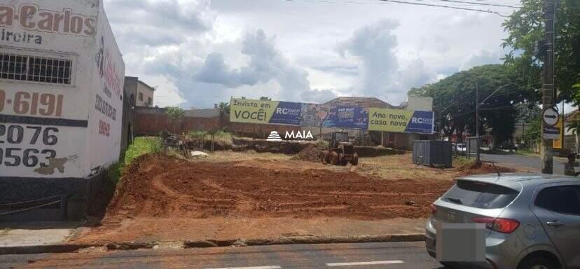 Terreno/Área para aluguel no Fabrício: 