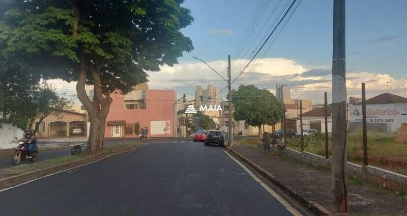 Terreno/Área para aluguel no Fabrício: 