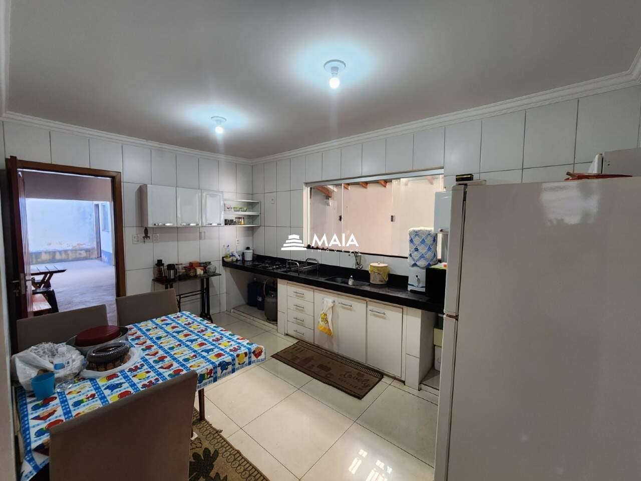 Casa à venda no Beija Flor: 