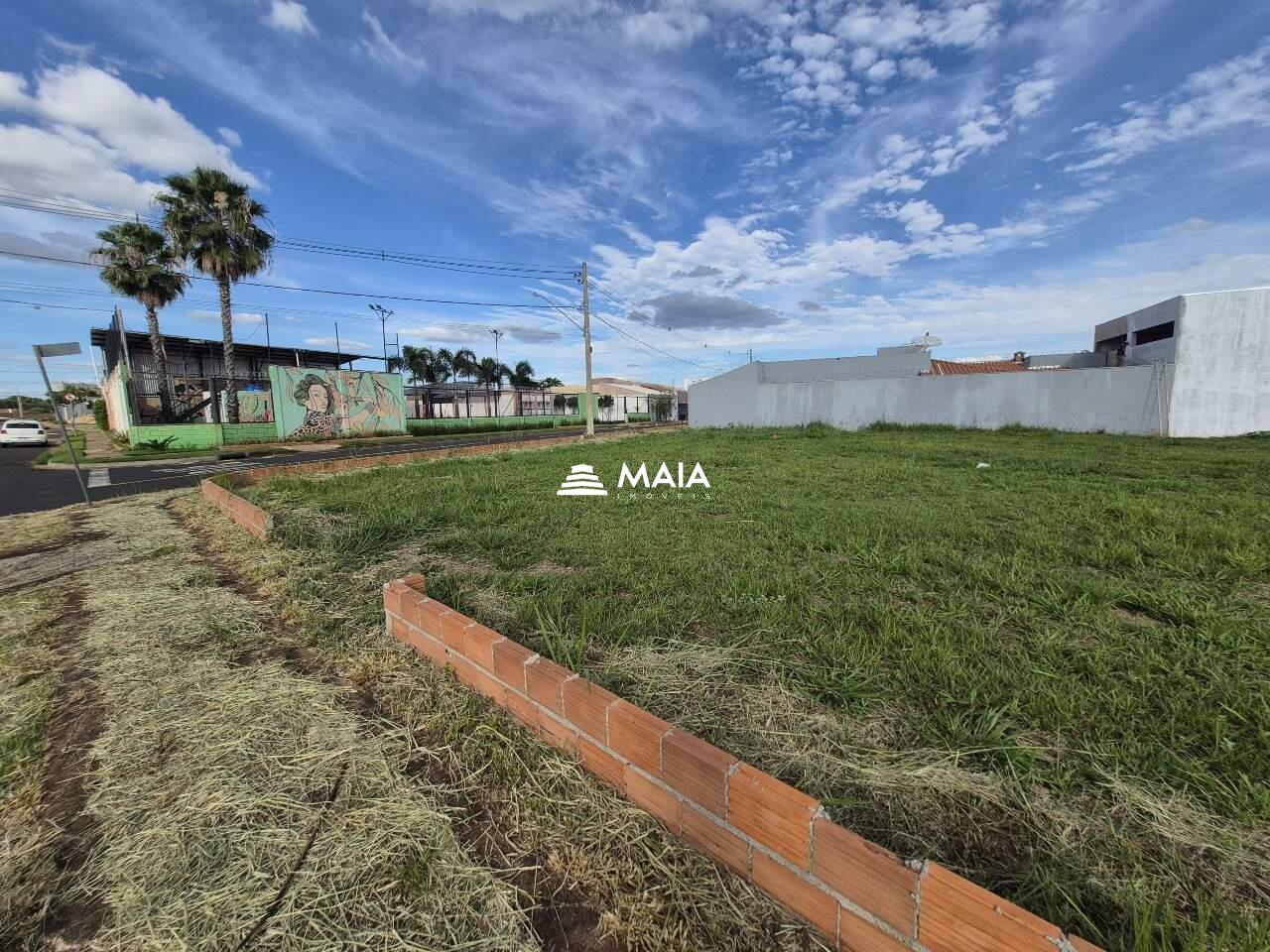 Terreno/Área à venda no Parque das Laranjeiras: 