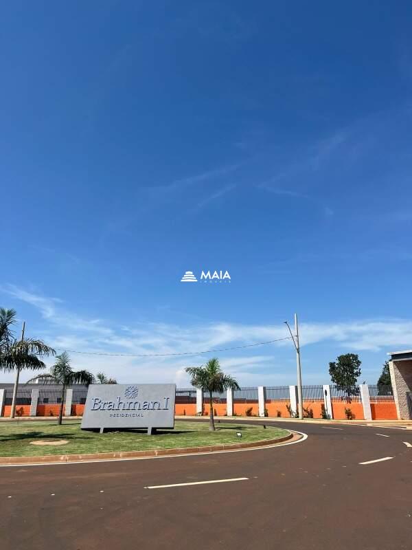 Terreno em Condomínio à venda no Condomínio Brahma I: 
