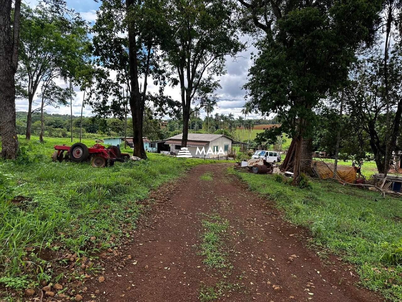 Terreno/Área à venda no Amoroso Costa: 