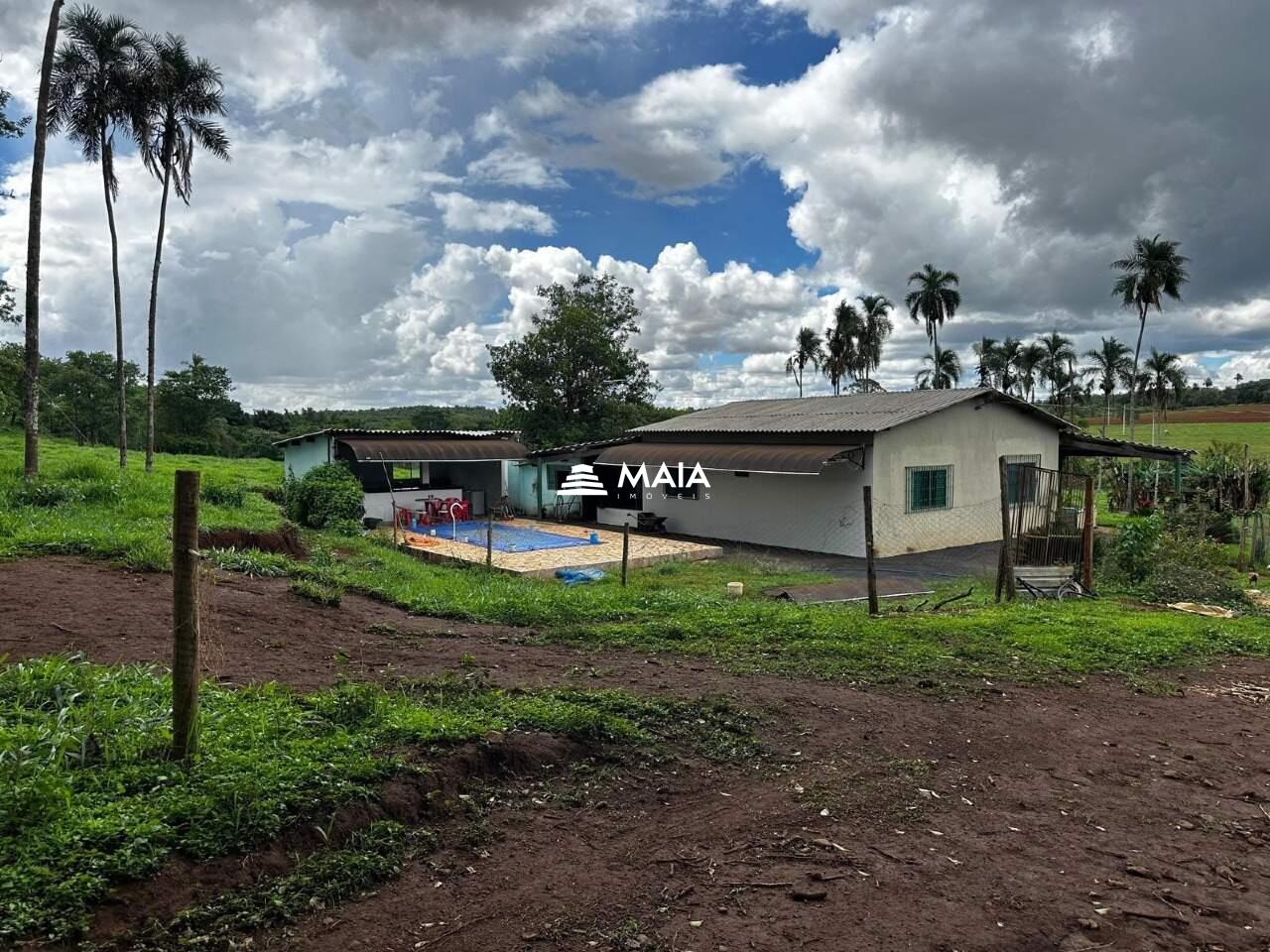 Terreno/Área à venda no Amoroso Costa: 