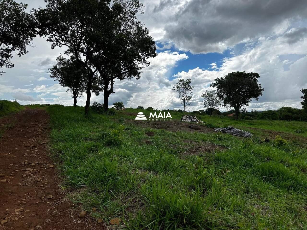 Terreno/Área à venda no Amoroso Costa: 
