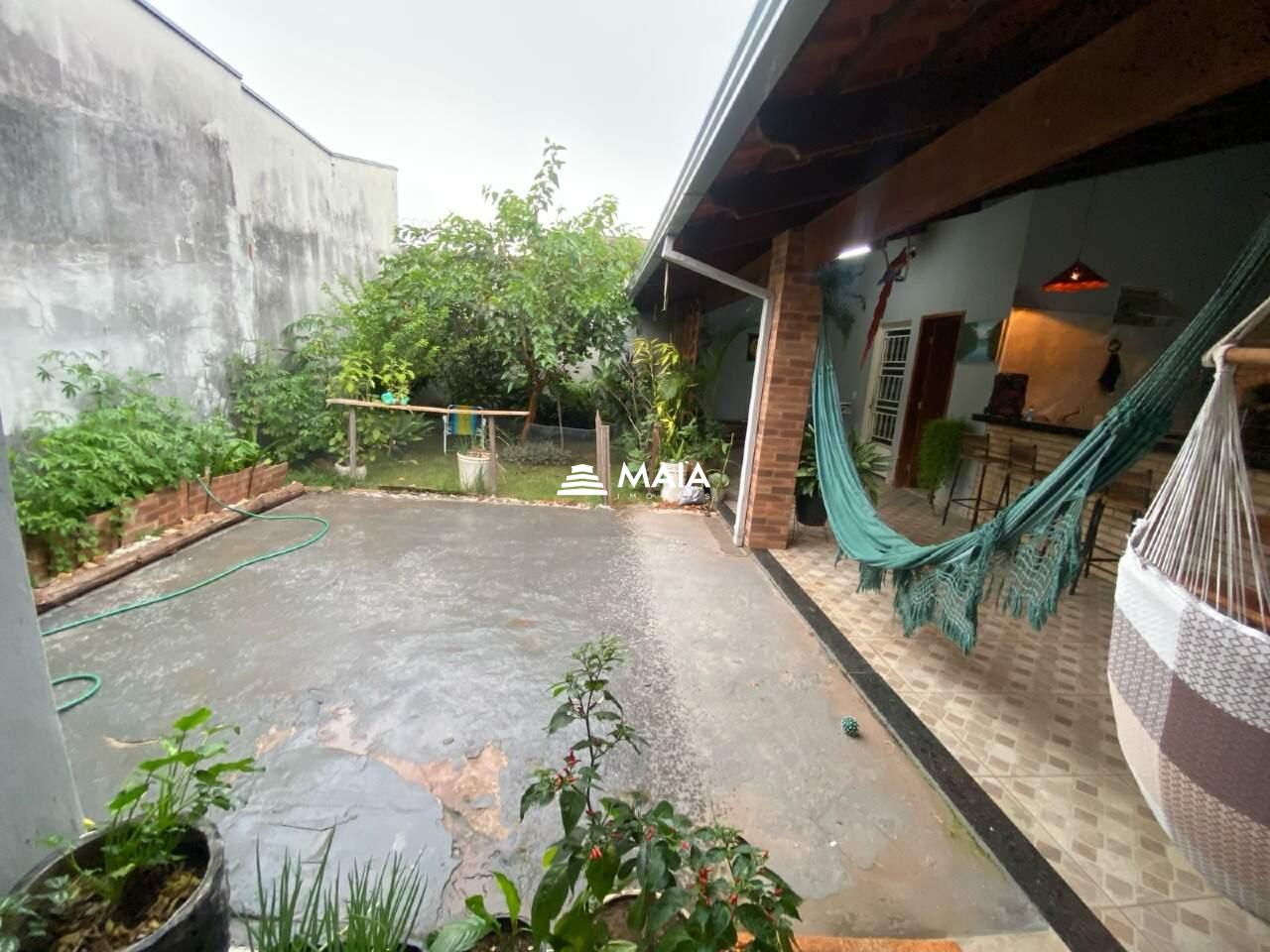 Casa à venda no Jardim Elza Amuí : 