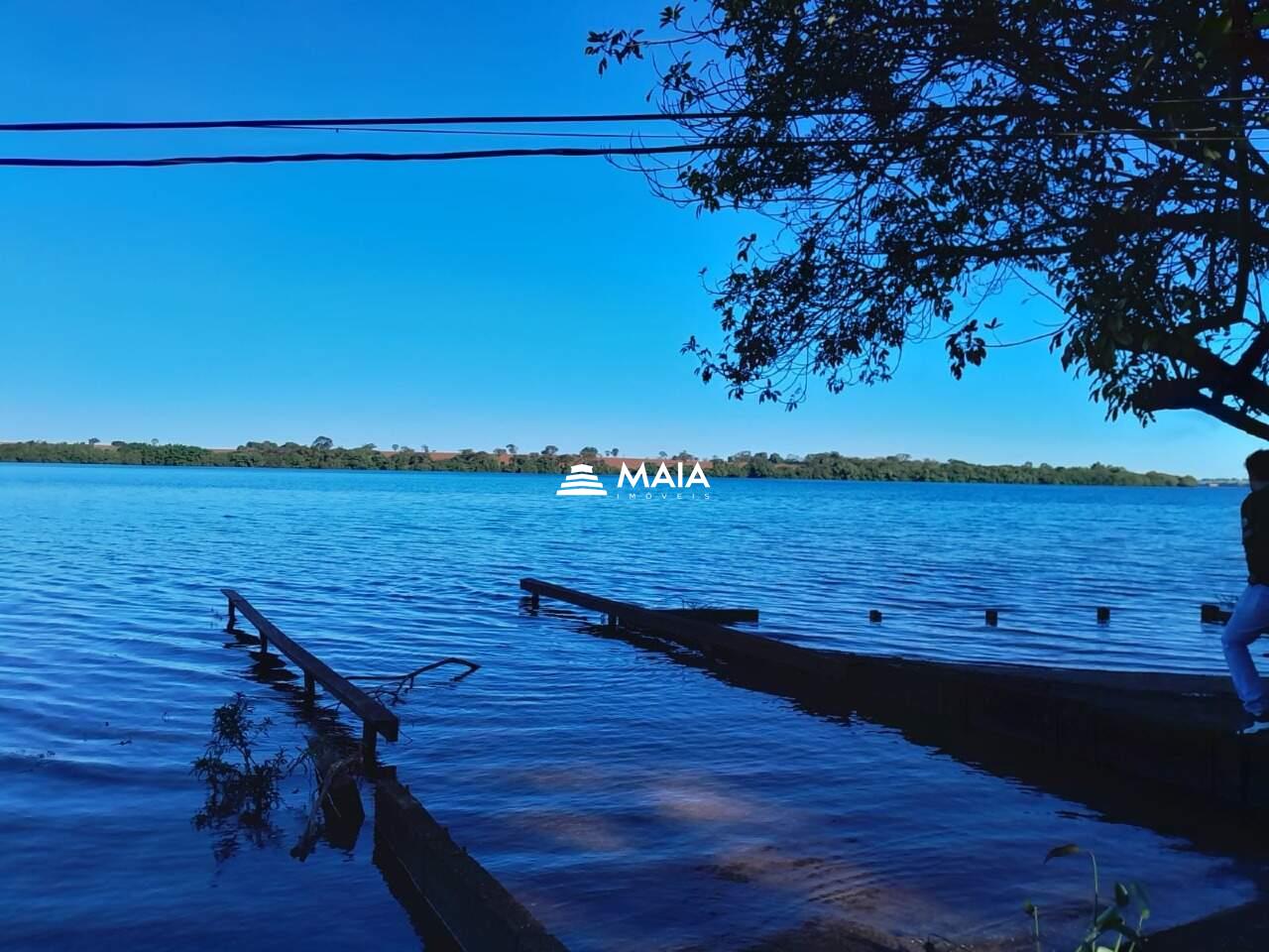 Terreno/Área à venda no Poncianos: 