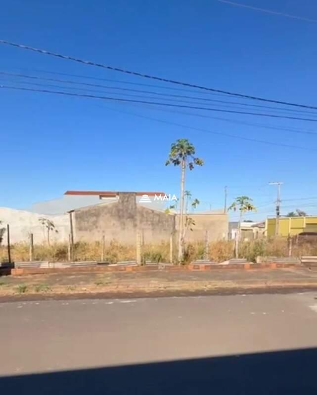 Terreno/Área à venda no Jardim Maracanã: 