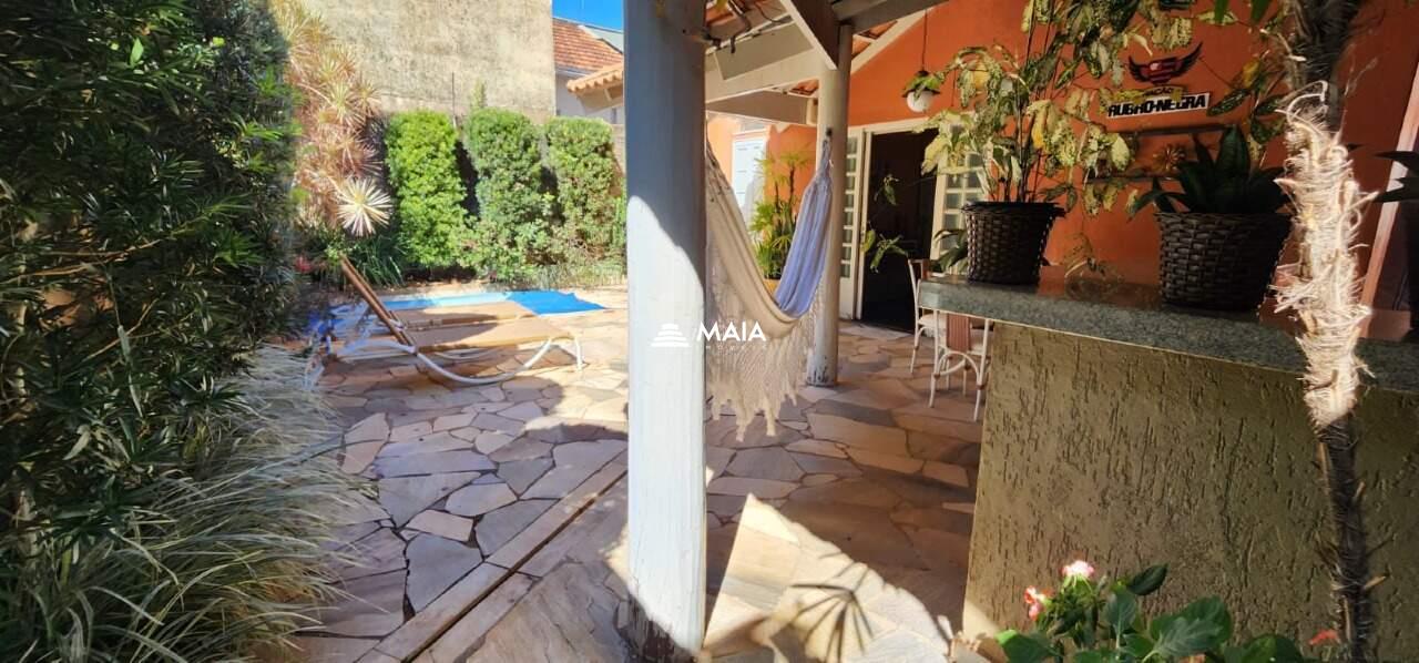 Casa à venda no Vila Militar: 