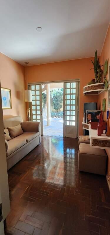 Casa à venda no Vila Militar: 