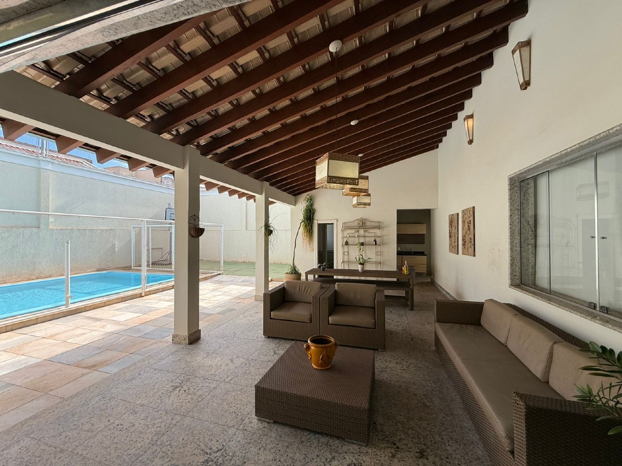 Casa à venda no Mercês: 