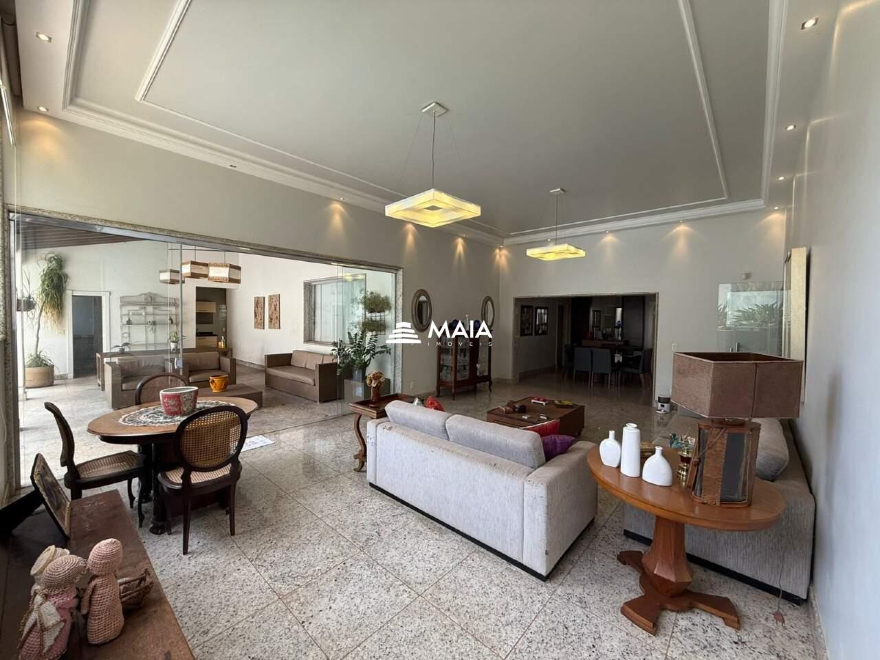 Casa à venda no Mercês: 