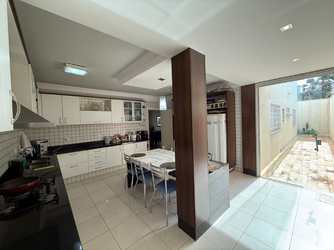 Casa à venda no Mercês: 