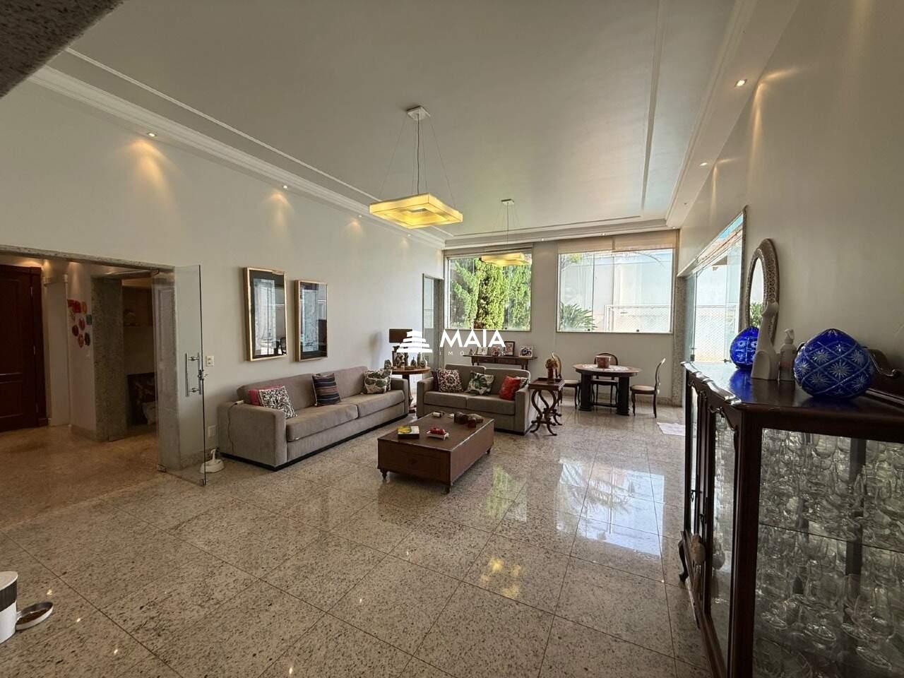 Casa à venda no Mercês: 