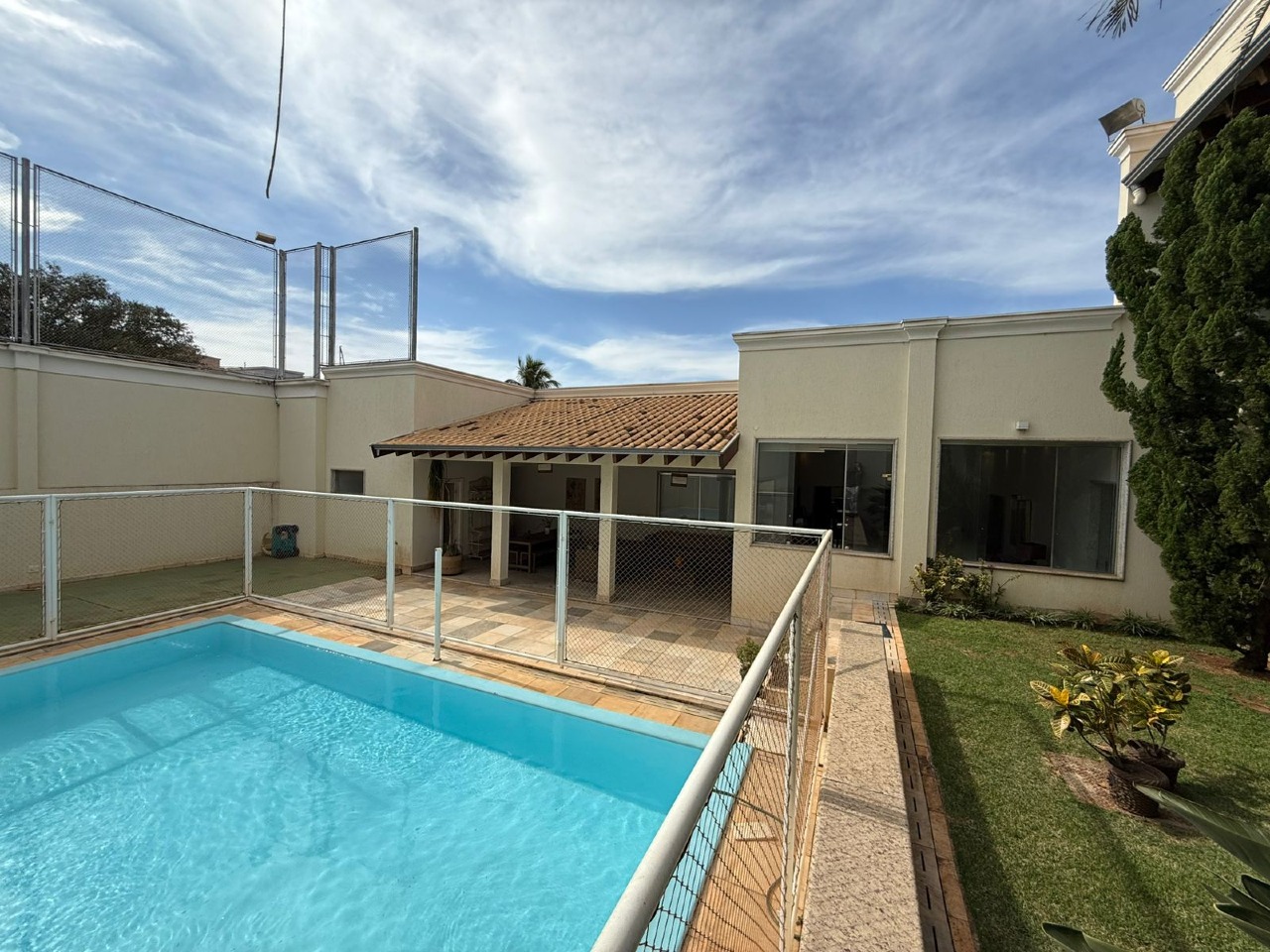 Casa à venda no Mercês: 