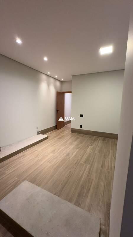 Casa de Condomínio à venda no Estância dos Ipês: 