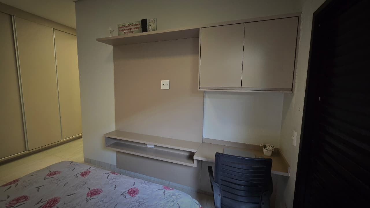 Casa de Condomínio à venda no Estância dos Ipês: 