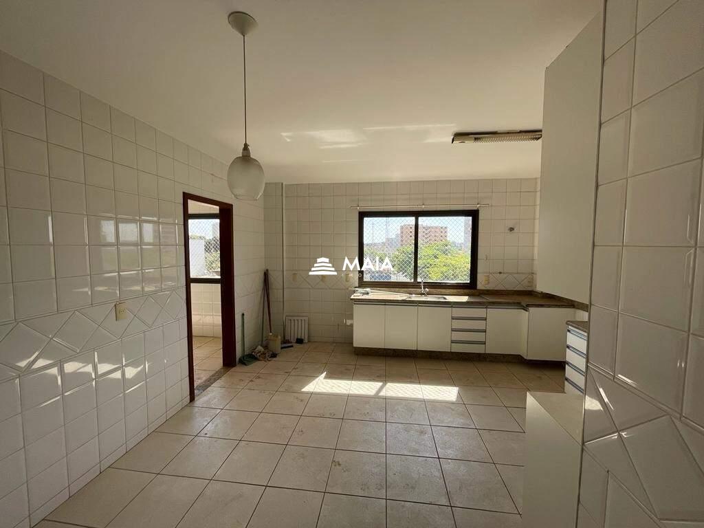 Apartamento à venda no Mercês: 